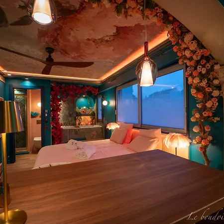 Le Boudoir Apartment